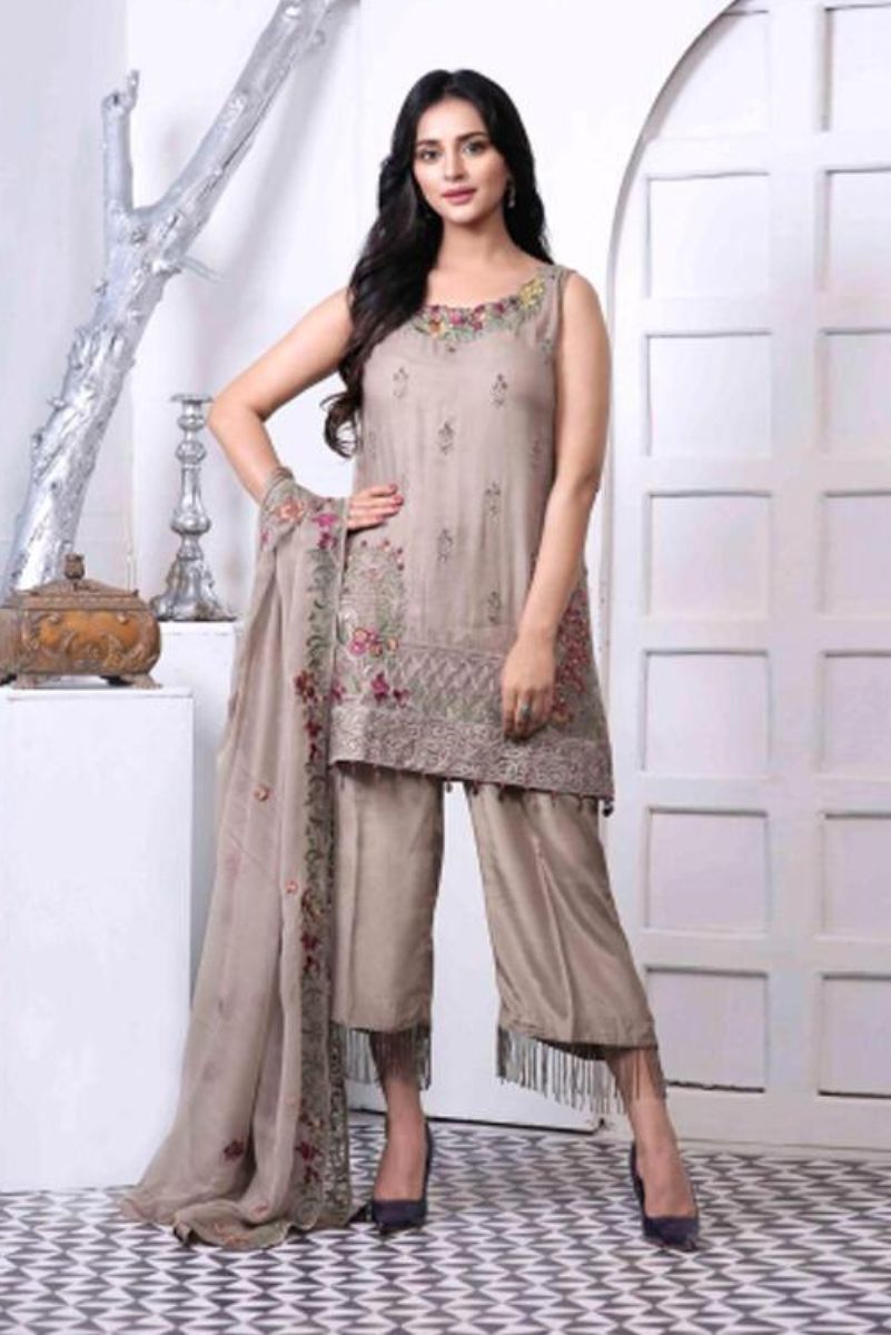 Juvi Fashion Zebaish Fox Georgette With Heavy Embroidery Suit 31005