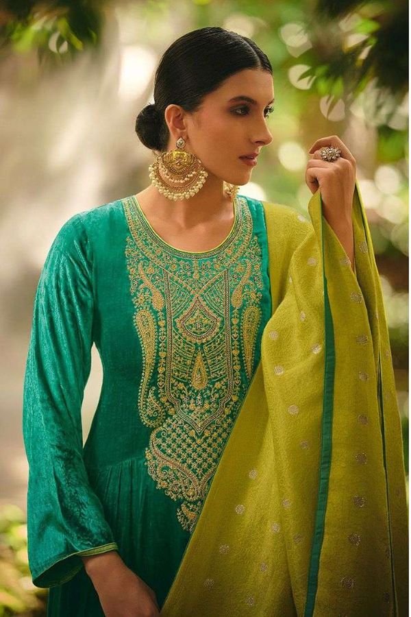 aiqa-hasrat-pure-velvet-fancy-designs-salwar-suit(s) 8506