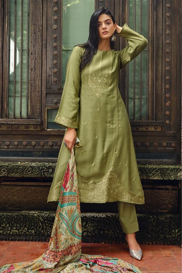 Aiqa Kaifiyat Winter Collection Suit 1023