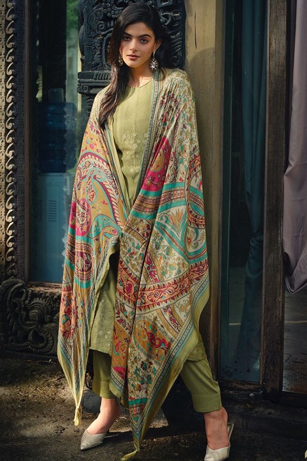Aiqa Kaifiyat Winter Collection Suits 1023