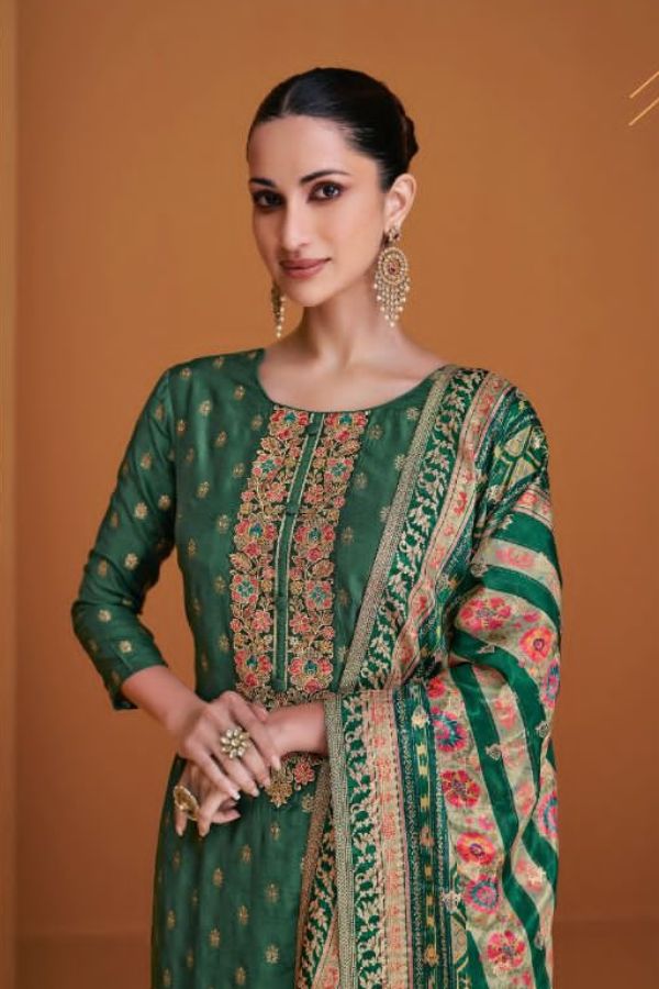 Kesar Karachi Saj Dhaj Ke Pure Muslin Ladies Salwar Suit 18002