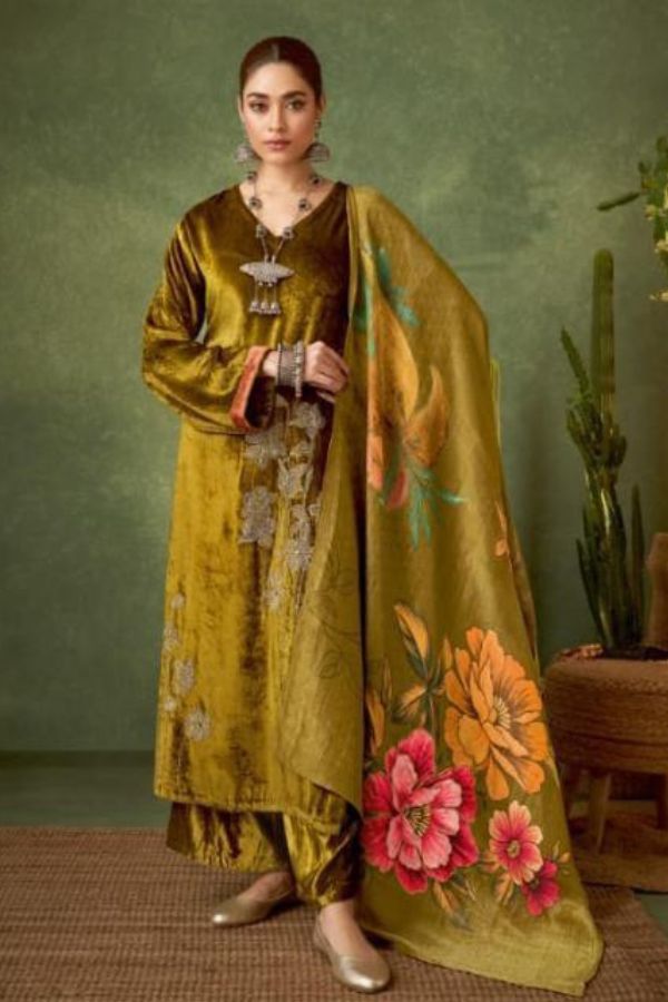 Sahiba Gulposh Velvet Embroidered Winter Suit 328