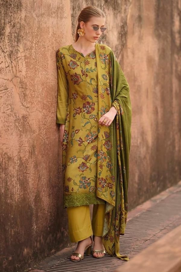 Sadhana Fashion Trend Beyond Pashmina Winter Suit 11570
