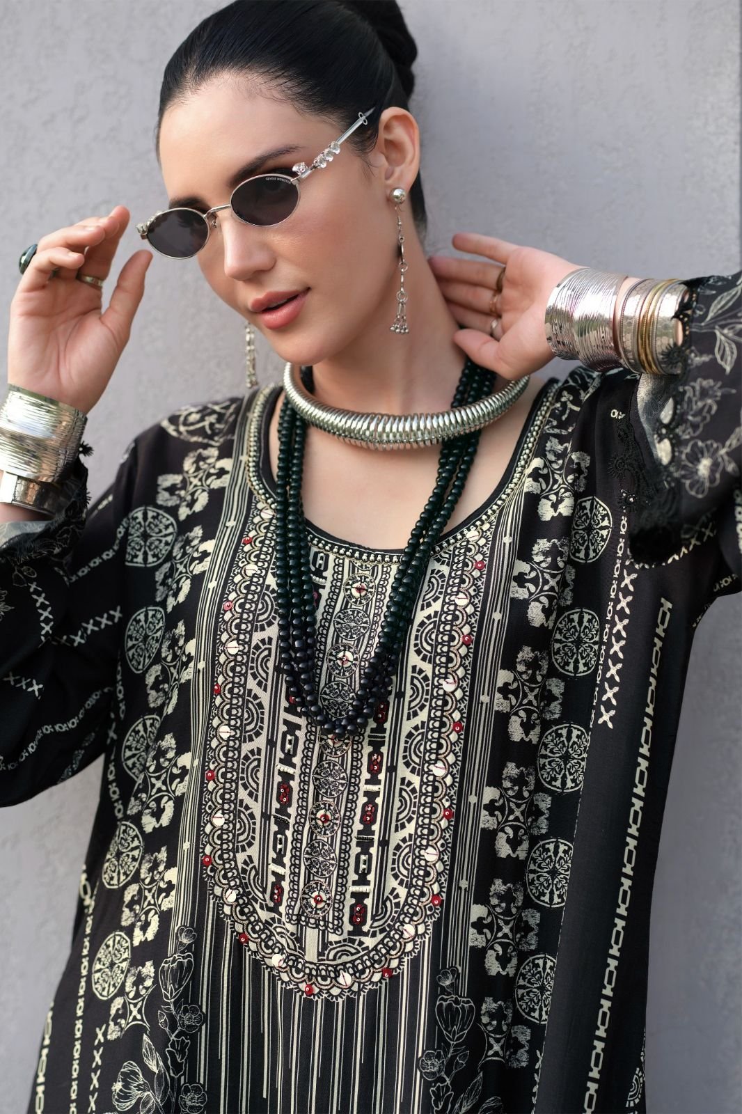 Sanaz Noor E Siyah Muslin Ladies Salwar Suit 1802