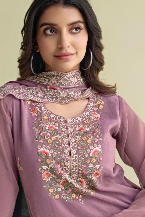 Avon Trendz Lavender Simmer Silk Crush Suit 101